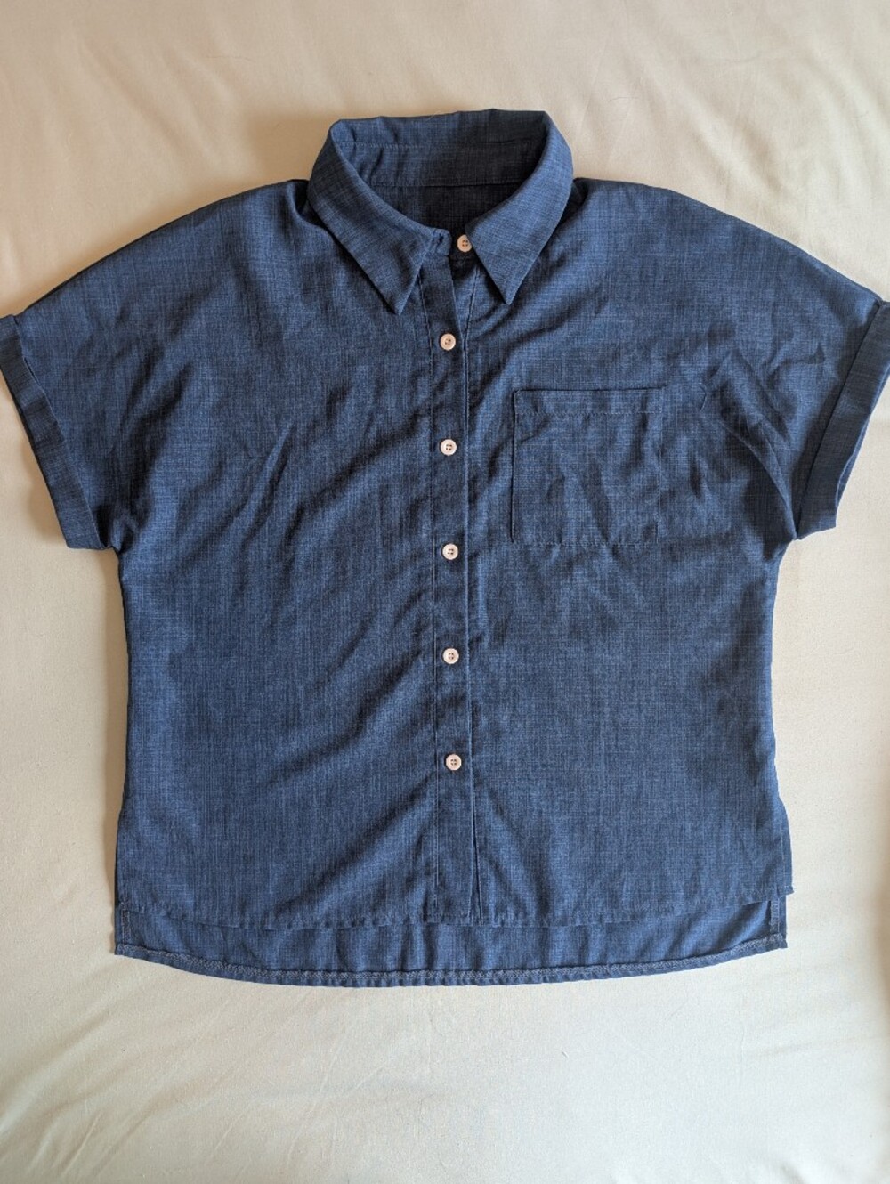 Classic Short-Sleeve Chambray Look Button-Up Shirt in Blue - Picture 2 of 12